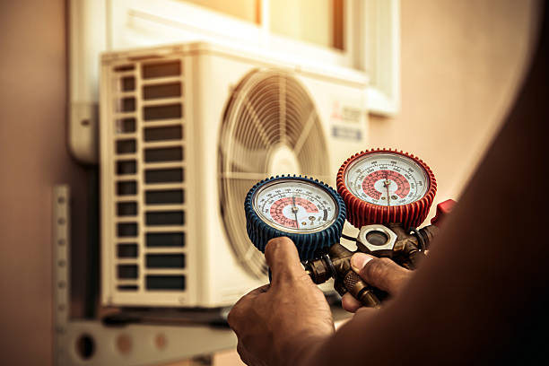 Professional Hvac technician working in Curtisville, PA